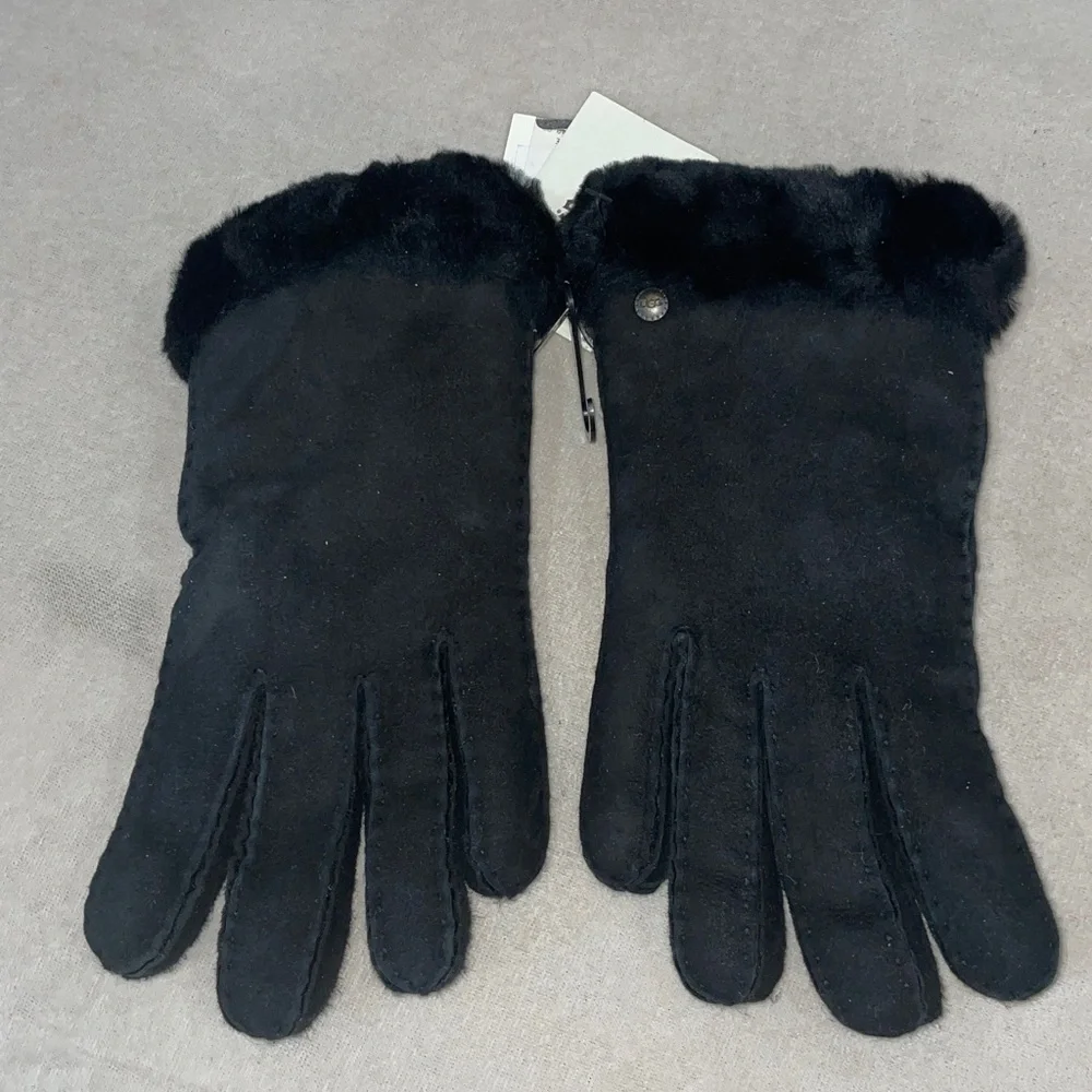 NEW UGG Genuine Dyed Shearling Slim Side Black lined Fur-Trimmed Gloves $140